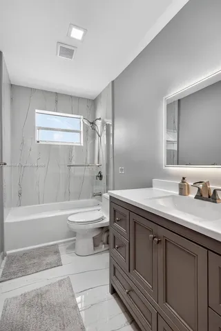 $3,995 | 1820 North 56th Avenue, Hollywood, FL 33021