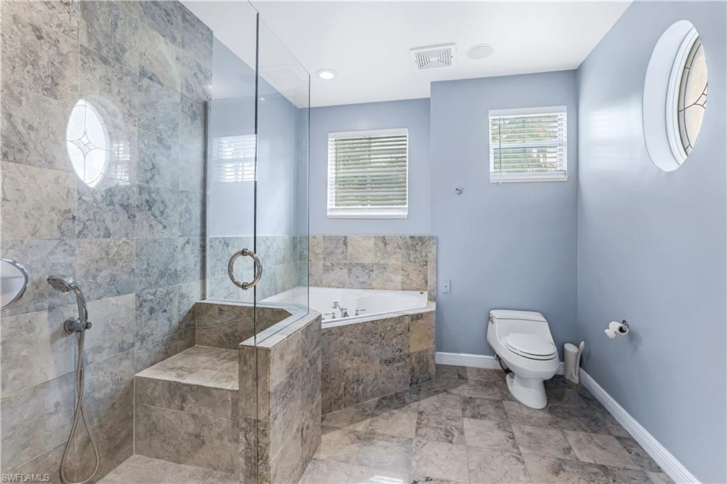 863 9th Avenue South, Unit 202 Naples, FL 34102 - Photo 19 of 35 Primary Bath