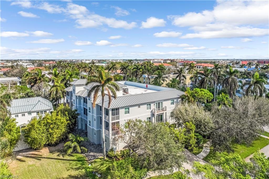 863 9th Avenue South, Unit 202 Naples, FL 34102 - Photo 30 of 35