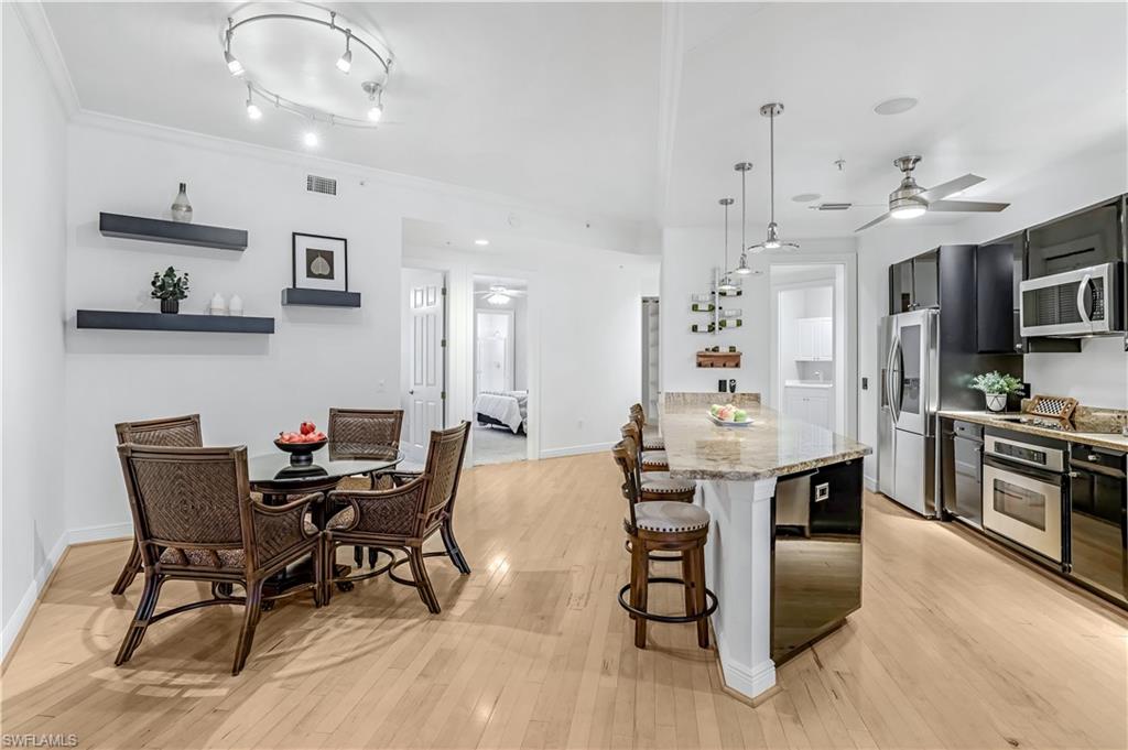 863 9th Avenue South, Unit 202 Naples, FL 34102 - Photo 6 of 35
