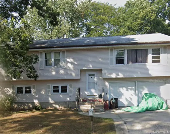 $589,000 | 4921 Express Drive South, Ronkonkoma, NY 11779