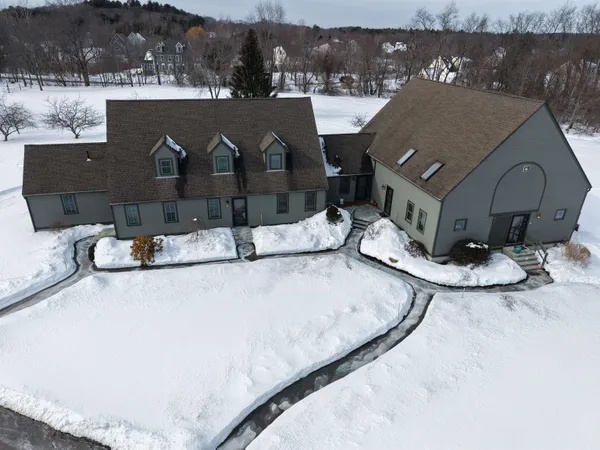 $2,500 | 35 Montrose Drive, Stratham, NH 03885