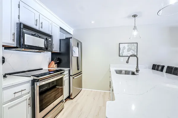 $2,500 | 35 Montrose Drive, Stratham, NH 03885