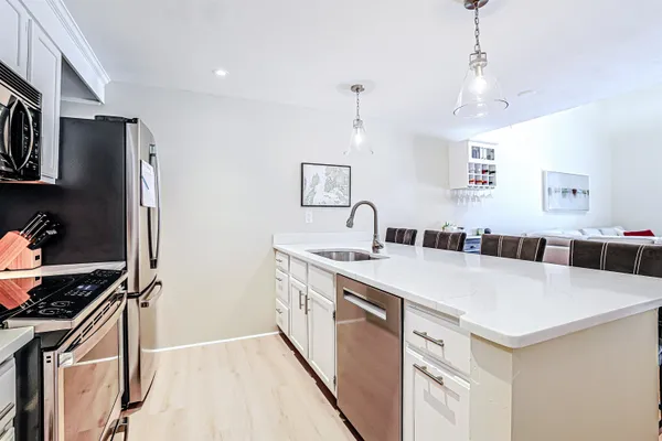 $2,500 | 35 Montrose Drive, Stratham, NH 03885