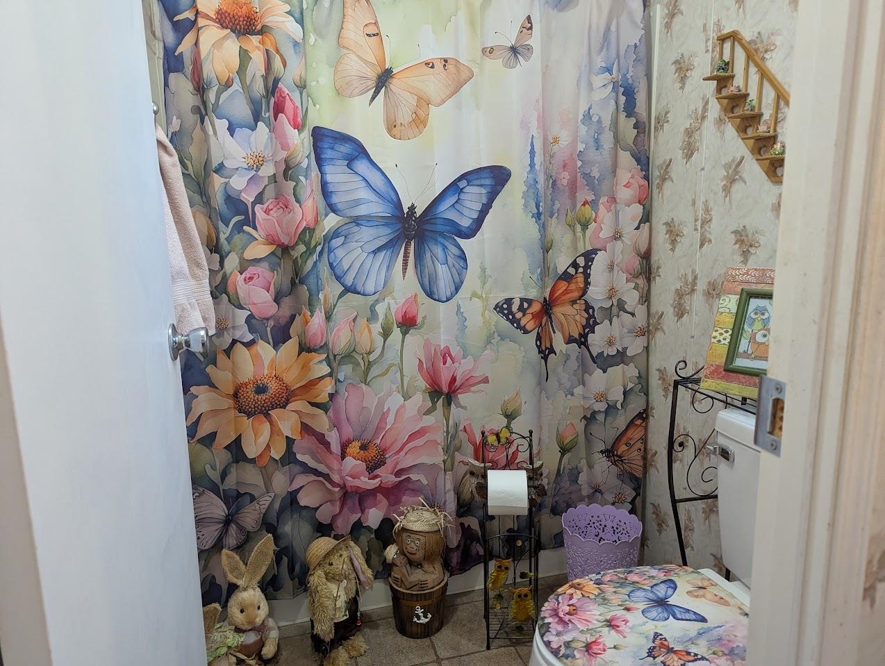 435 32 Road, Unit 405 Clifton, CO 81520 - Photo 15 of 26 a bathroom with a sink and a curtain