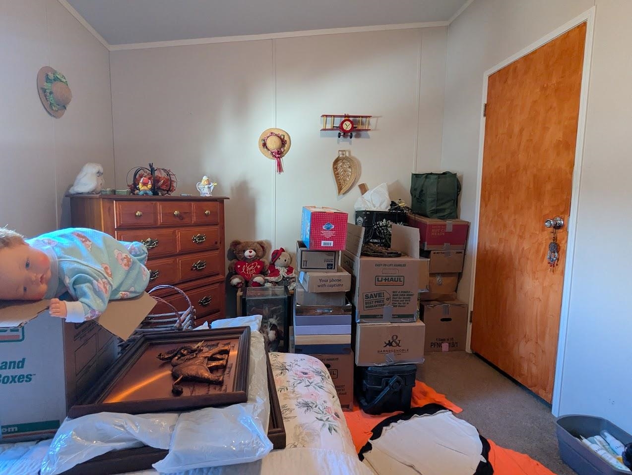 435 32 Road, Unit 405 Clifton, CO 81520 - Photo 19 of 26 a room with toys and dresser