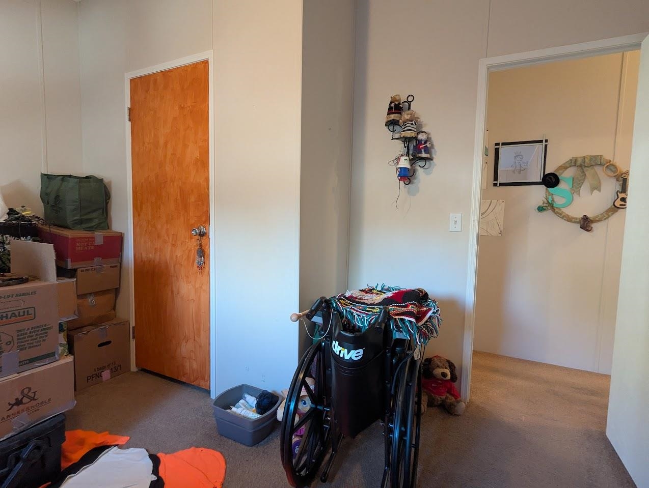 435 32 Road, Unit 405 Clifton, CO 81520 - Photo 20 of 26 a gym equipment sitting on top of a room