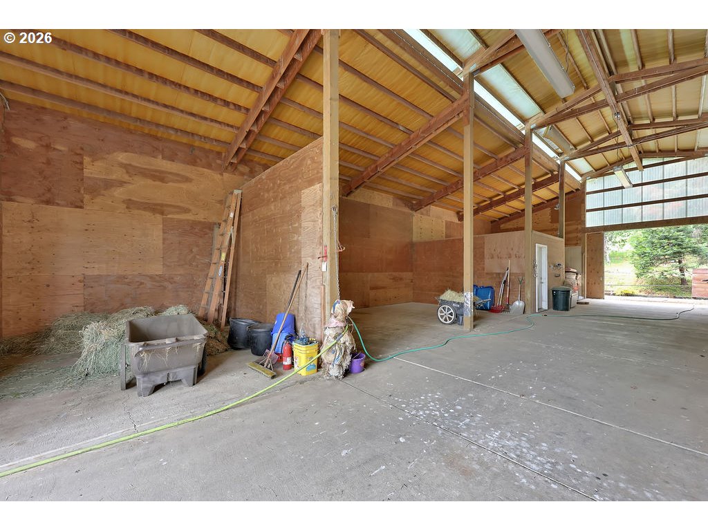 30898 Camas Swale Road Creswell, OR 97426 - Photo 40 of 48 Barn
