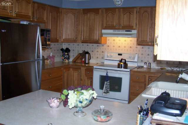 7140 Grand River Road Bancroft, MI 48414 - Photo 16 of 29 21141716-15.JPG
