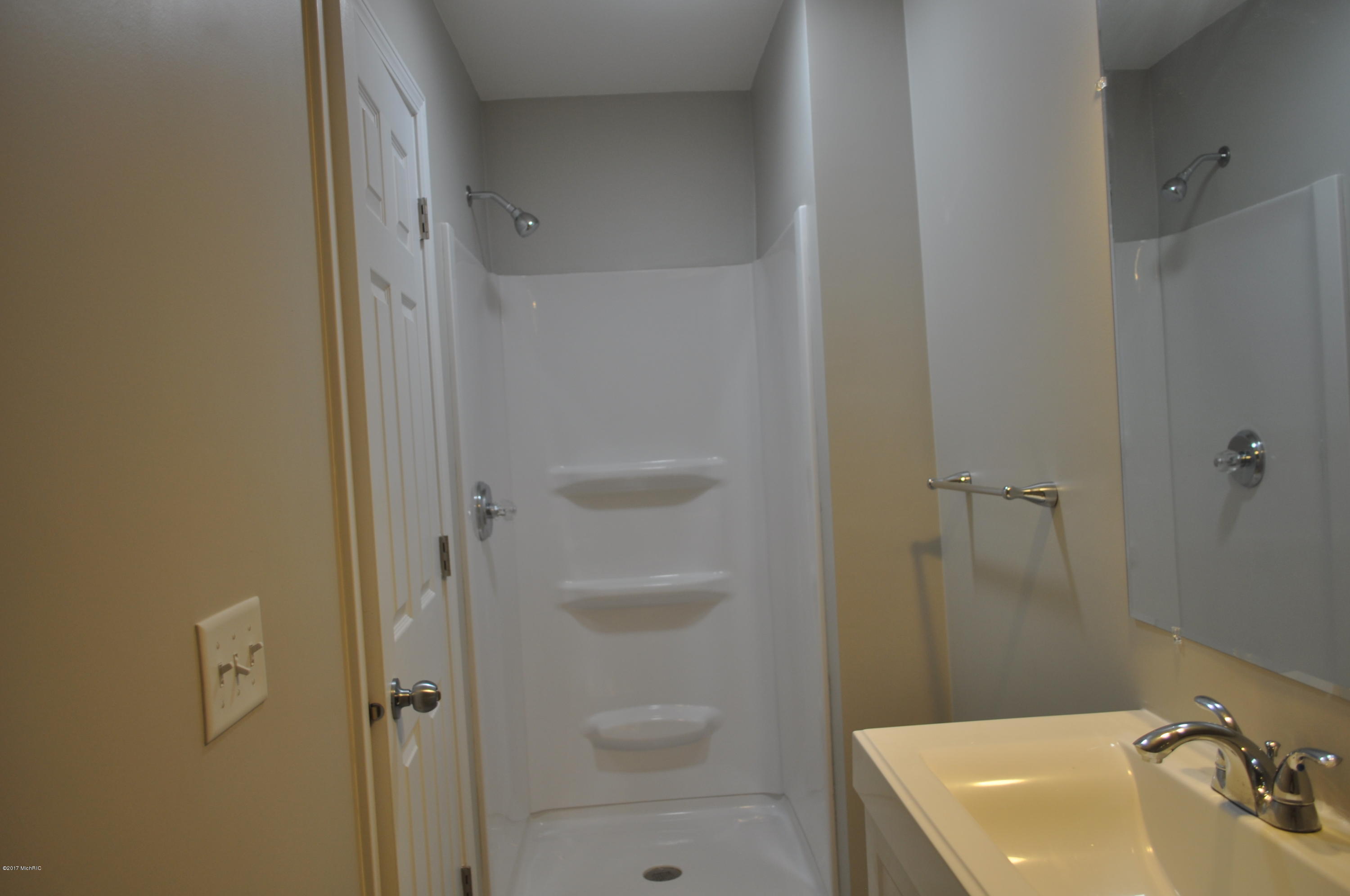 216 Rock River Avenue Three Rivers, MI 49093 - Photo 16 of 21 DSC_0190