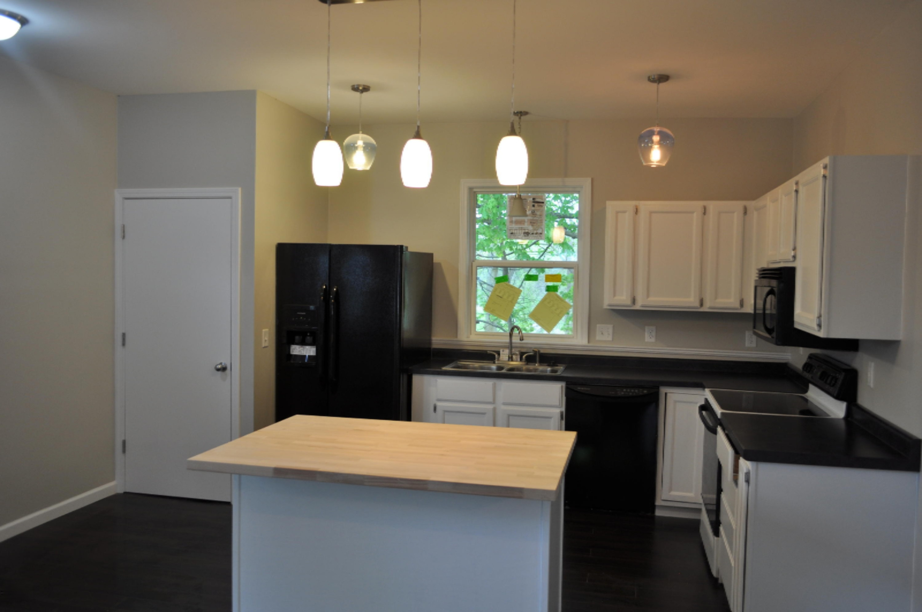 216 Rock River Avenue Three Rivers, MI 49093 - Photo 3 of 21 DSC_0197