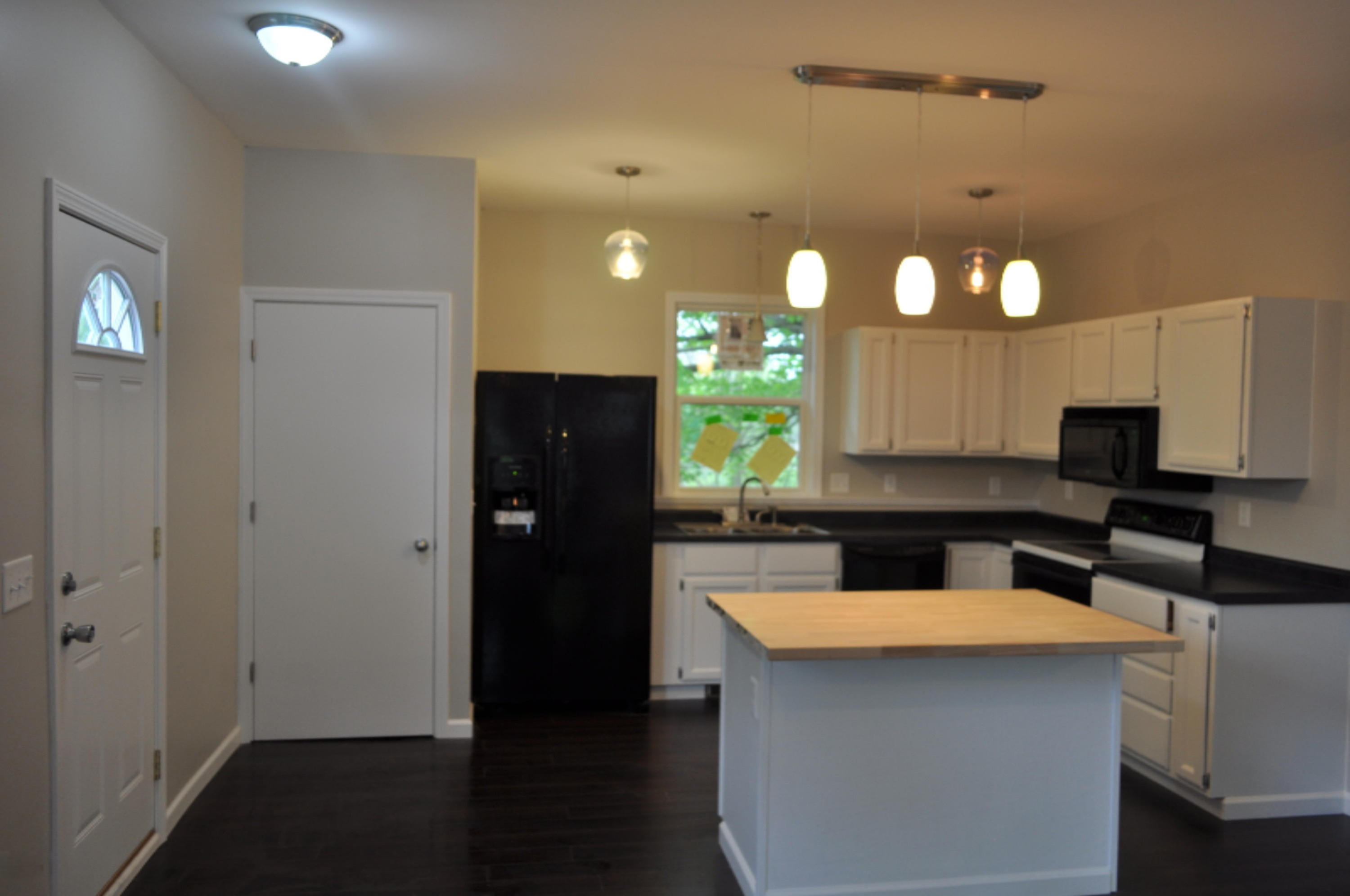 216 Rock River Avenue Three Rivers, MI 49093 - Photo 4 of 21 DSC_0198