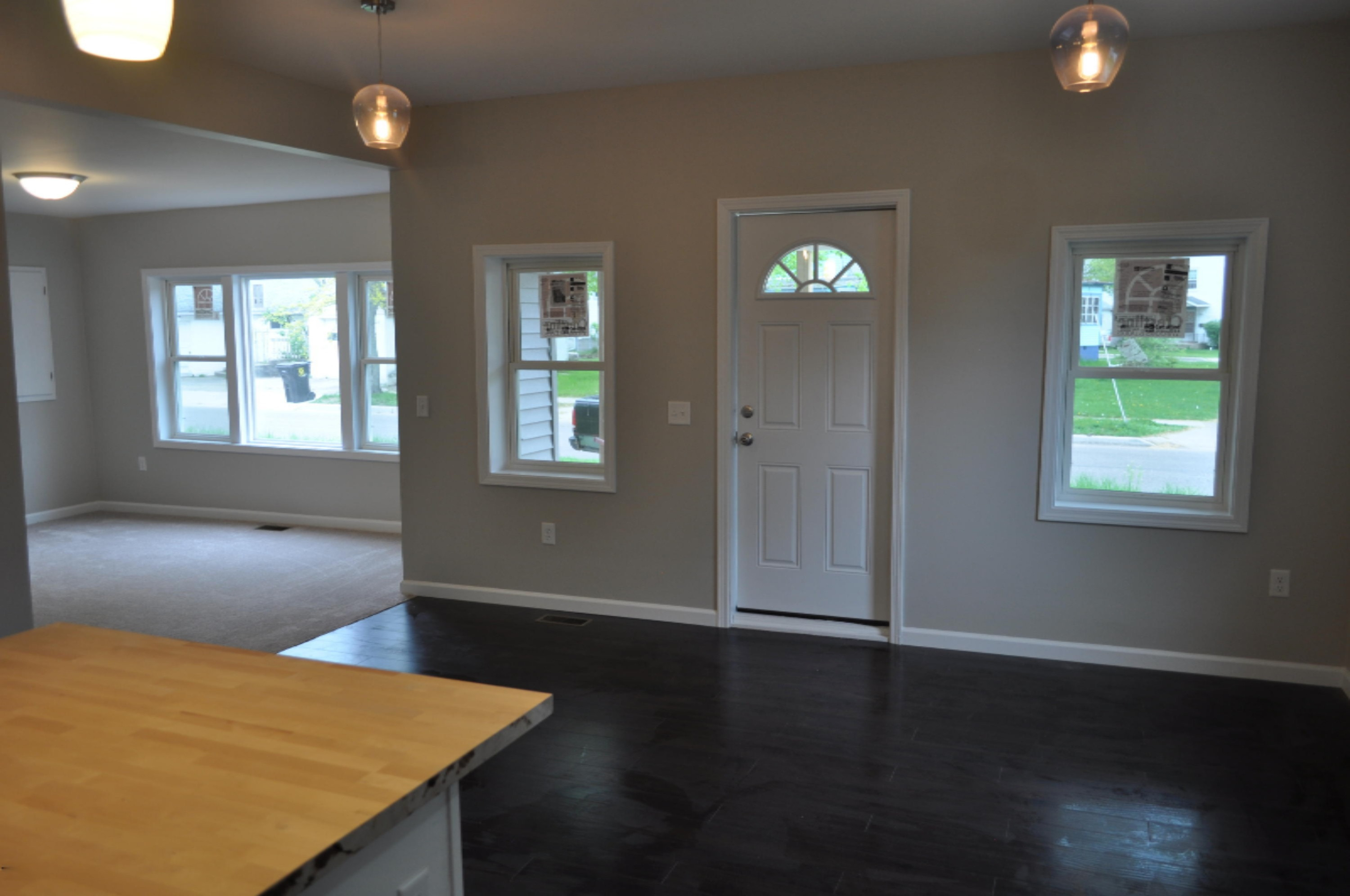 216 Rock River Avenue Three Rivers, MI 49093 - Photo 5 of 21 DSC_0200