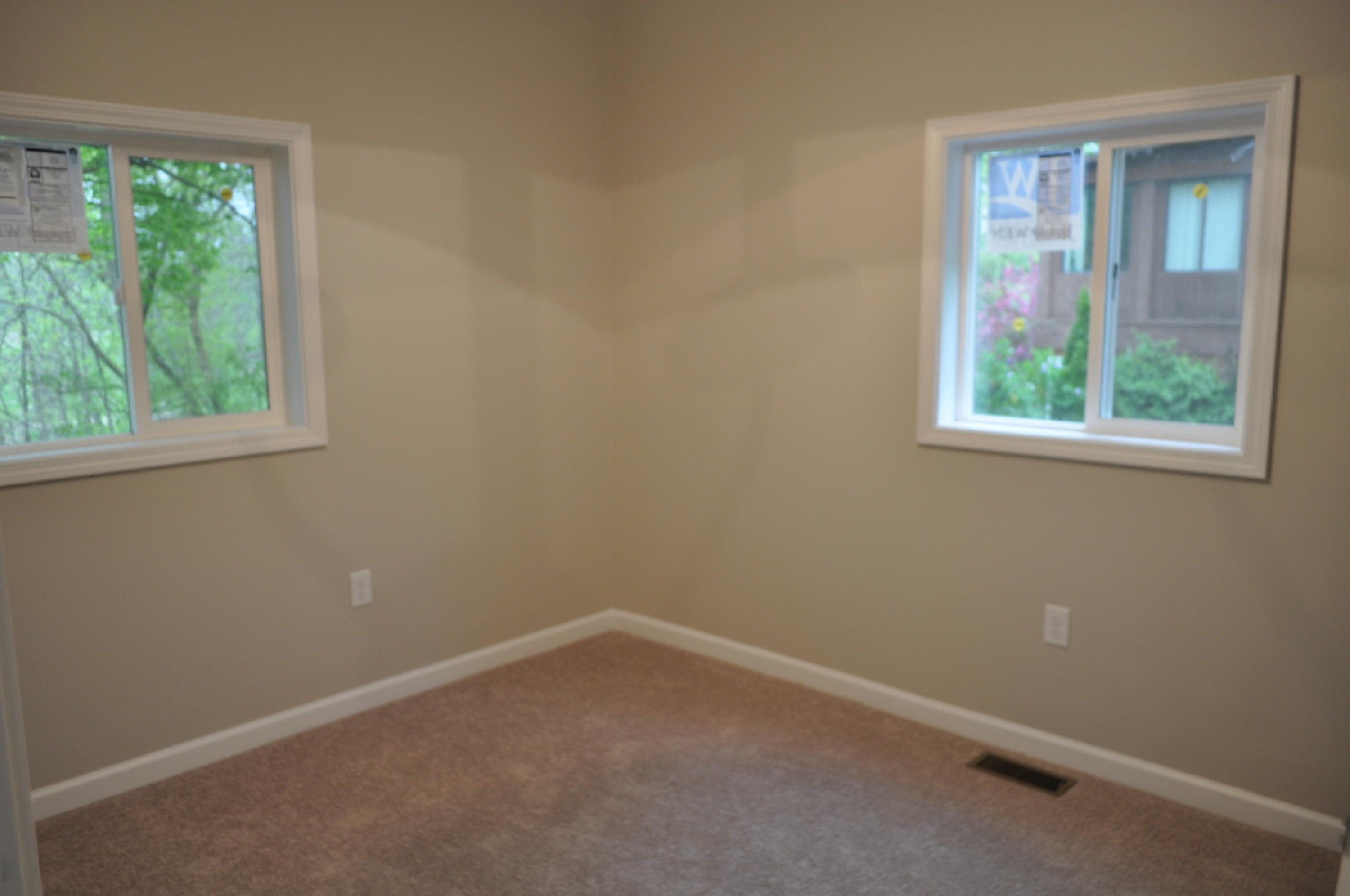 216 Rock River Avenue Three Rivers, MI 49093 - Photo 8 of 21 DSC_0183