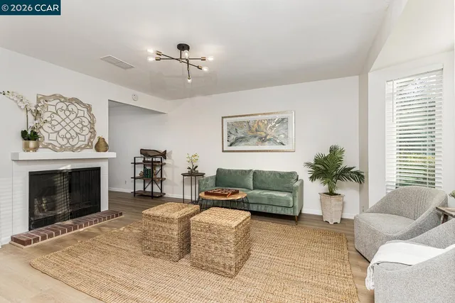 $649,000 | 2730 Walnut Boulevard, Walnut Creek, CA 94596