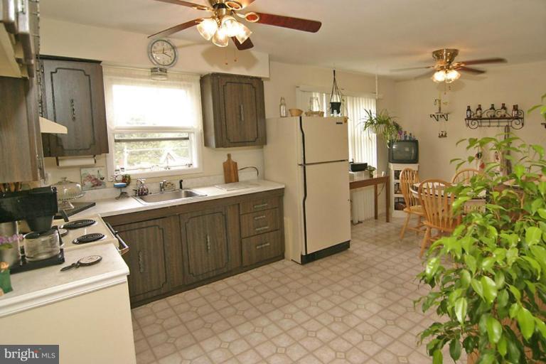 1765 Bloom Road Westminster, MD 21157 - Photo 9 of 15 Kitchen