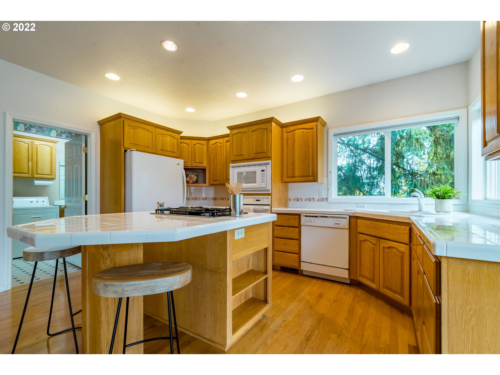 3063 Wintercreek Drive Eugene, OR 97405 - Photo 11 of 30 Kitchen