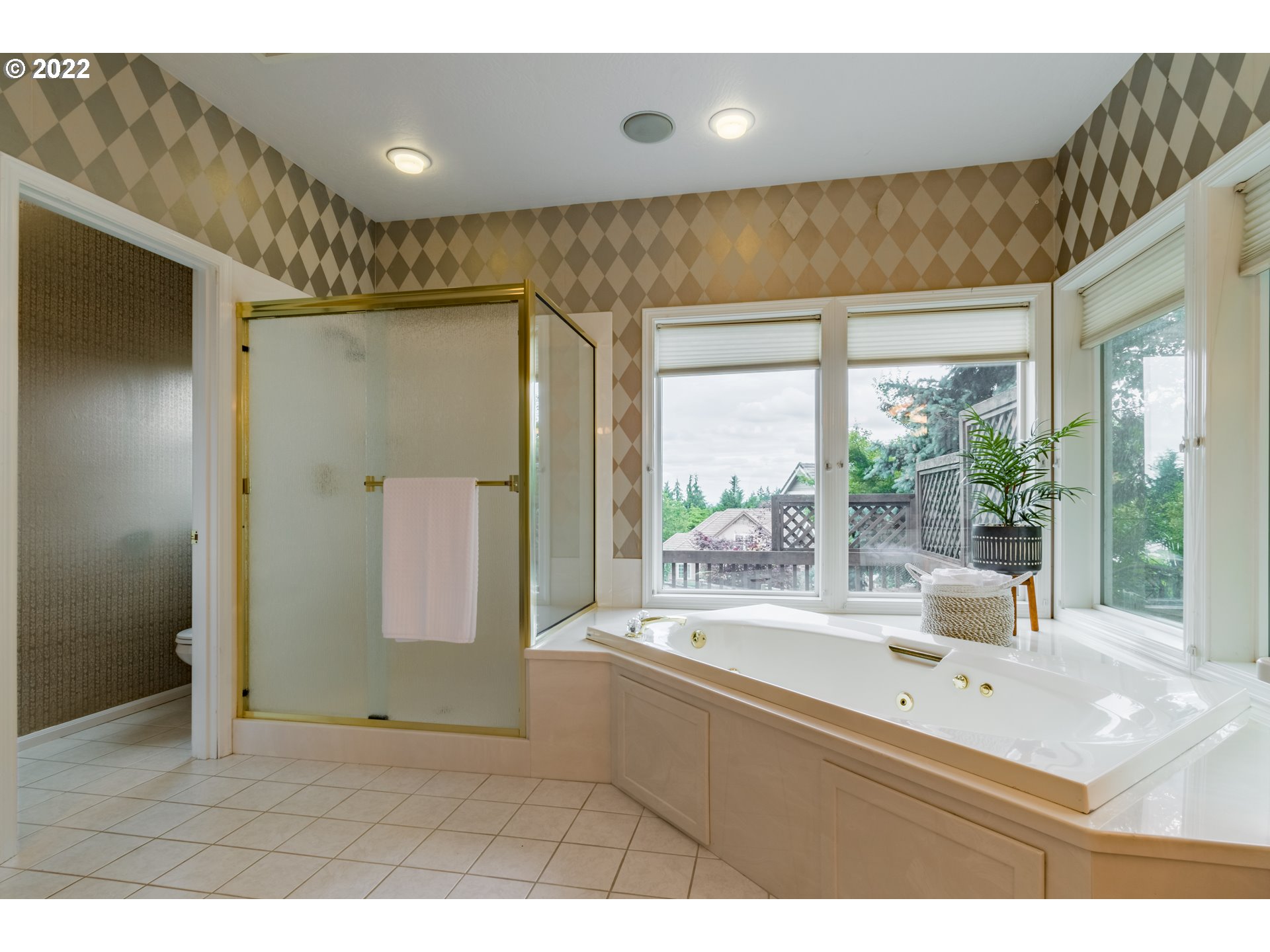 3063 Wintercreek Drive Eugene, OR 97405 - Photo 19 of 30 Bathroom, Attached