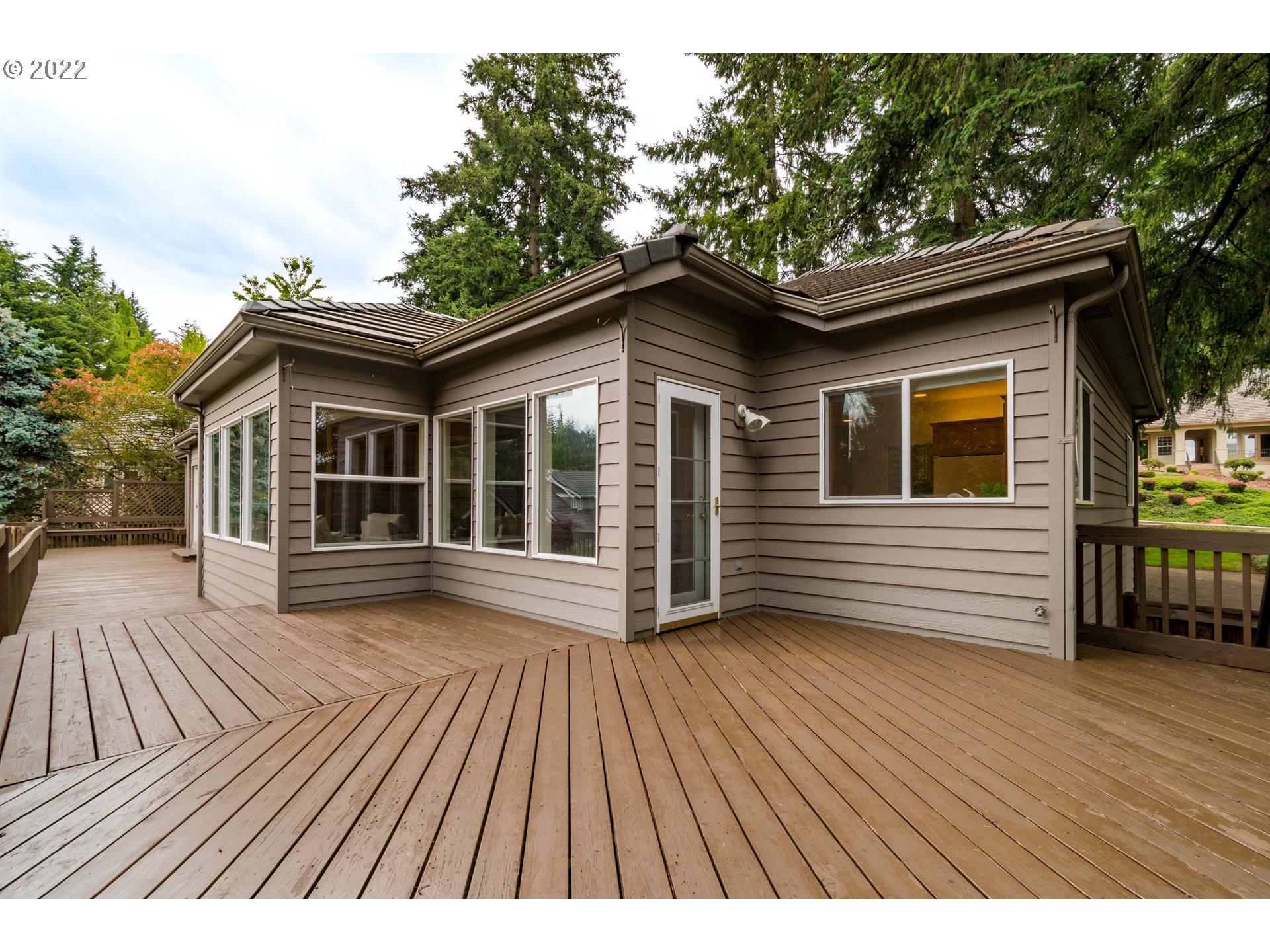 3063 Wintercreek Drive Eugene, OR 97405 - Photo 28 of 30 Deck