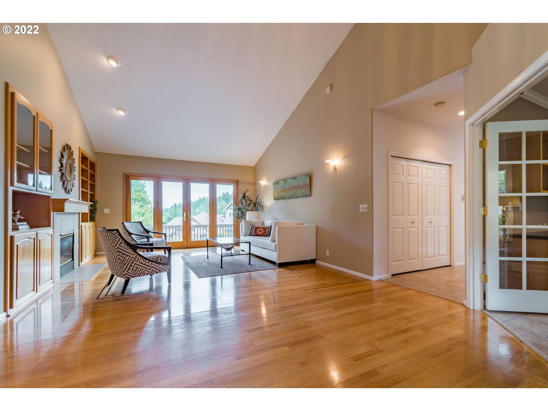 3063 Wintercreek Drive Eugene, OR 97405 - Photo 3 of 30 Living Room