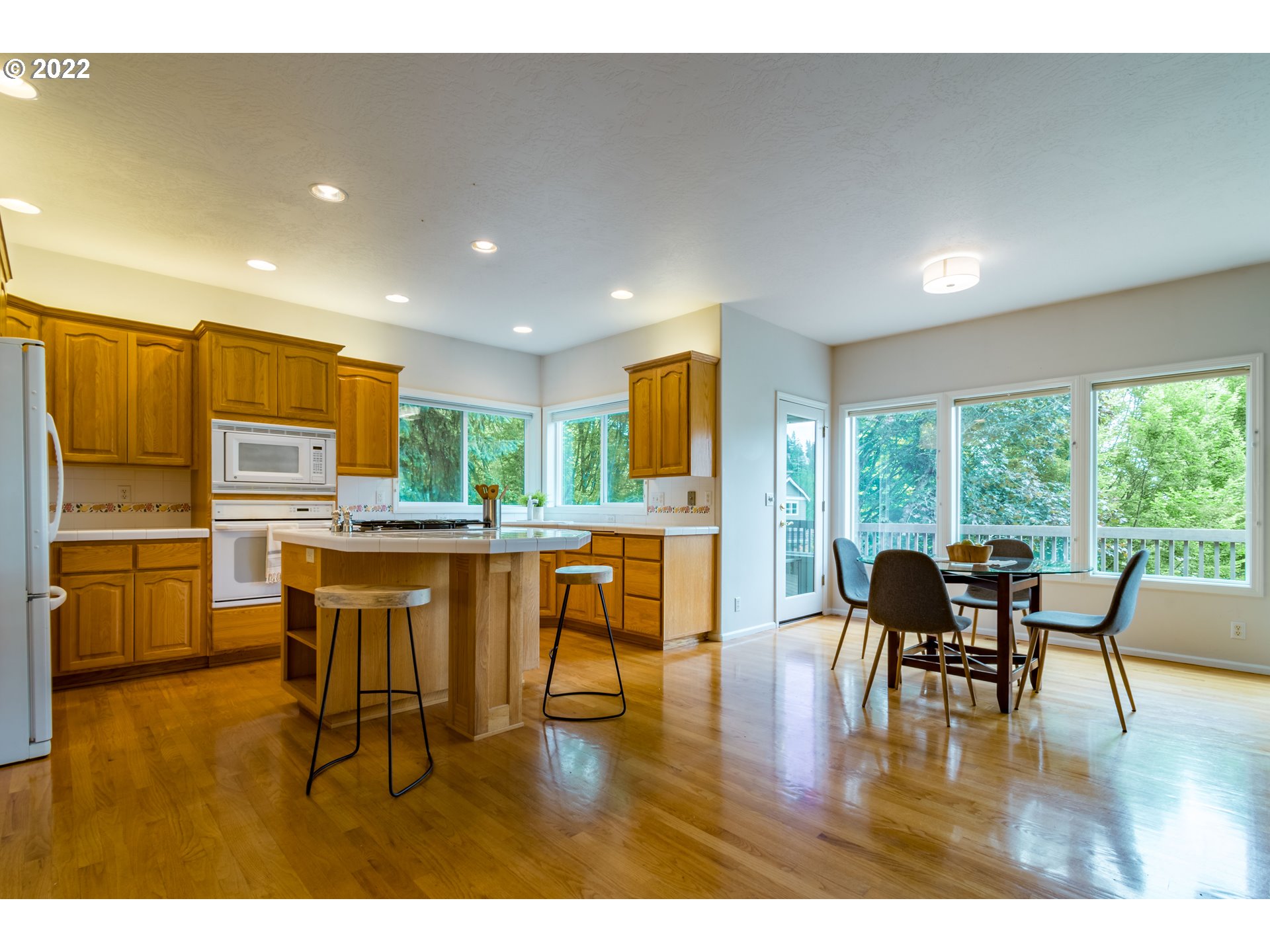 3063 Wintercreek Drive Eugene, OR 97405 - Photo 10 of 30 Kitchen/Nook