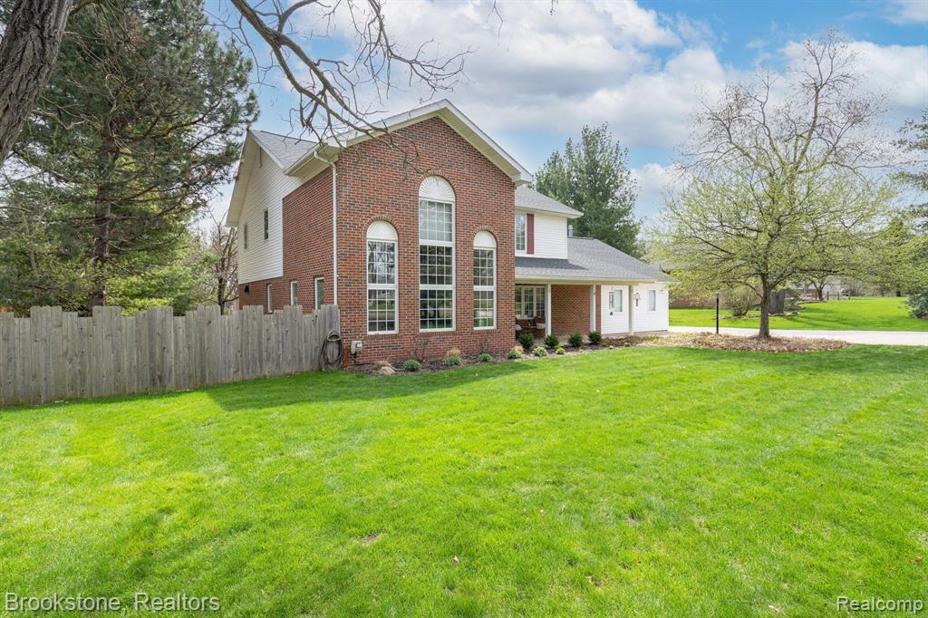 780 East Gunn Road Rochester, MI 48306 - Photo 3 of 56