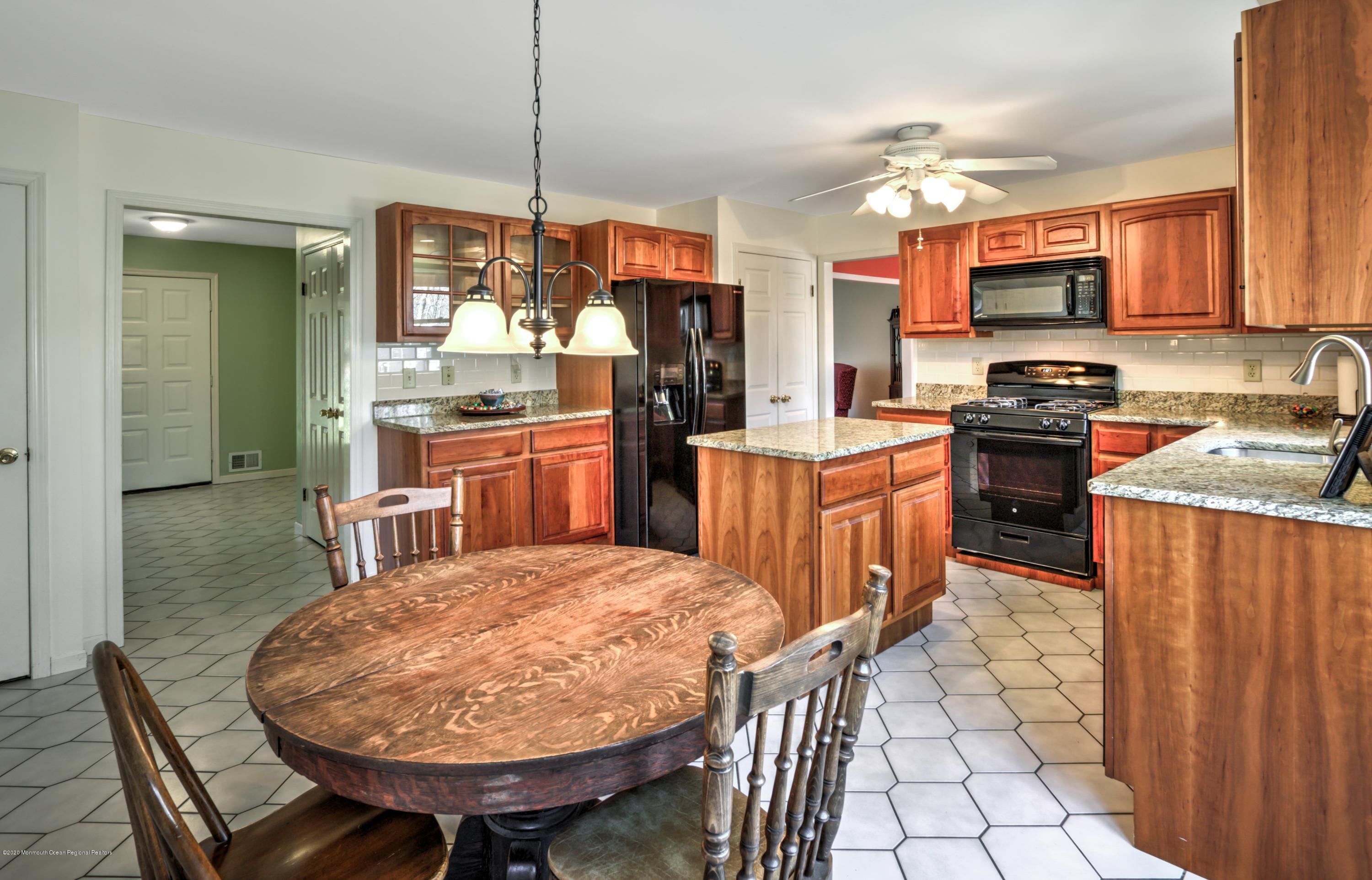 202 Tyrpak Road Howell, NJ 07731 - Photo 8 of 31 20-KITCHEN