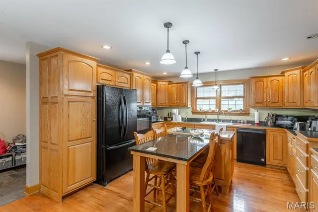 $399,000 | 28 Spring Lake Road, Perryville, MO 63775