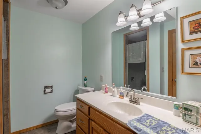 $399,000 | 28 Spring Lake Road, Perryville, MO 63775