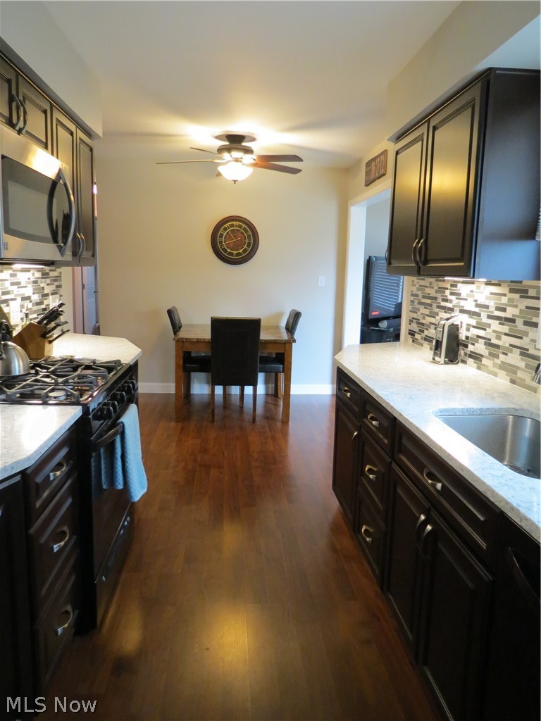 3017 Dentzler Road Parma, OH 44134 - Photo 15 of 21