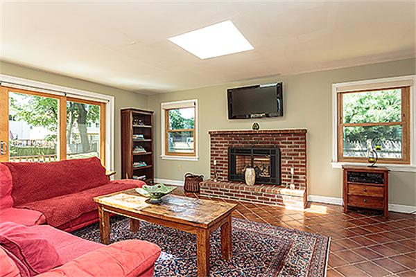5 Dianne Road Medford, MA 02155 - Photo 2 of 15 Gallery Image 2
