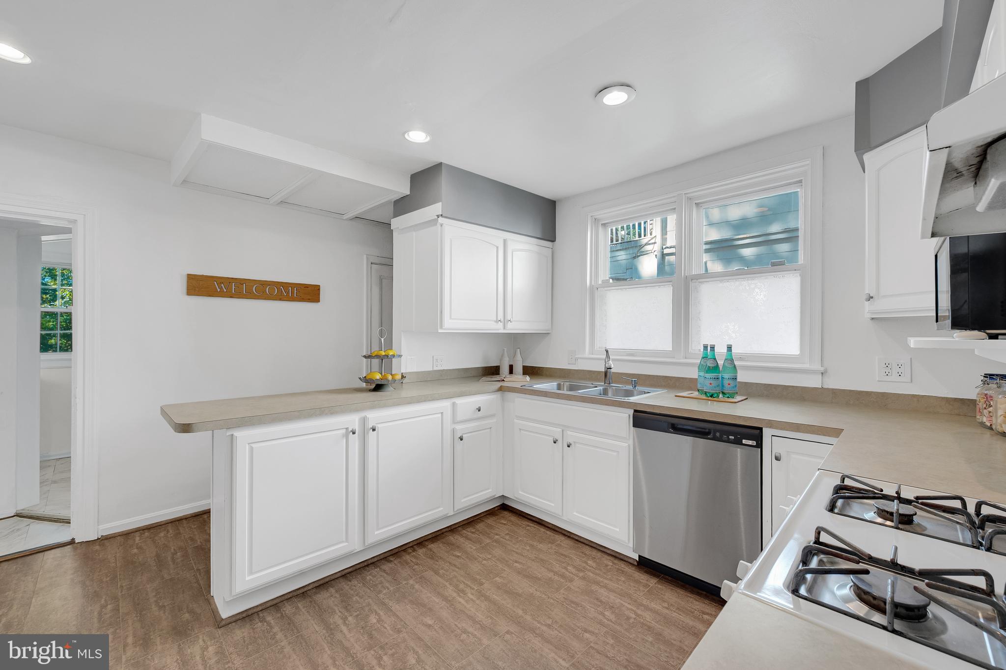 2418 Forest Glen Road Silver Spring, MD 20910 - Photo 9 of 23