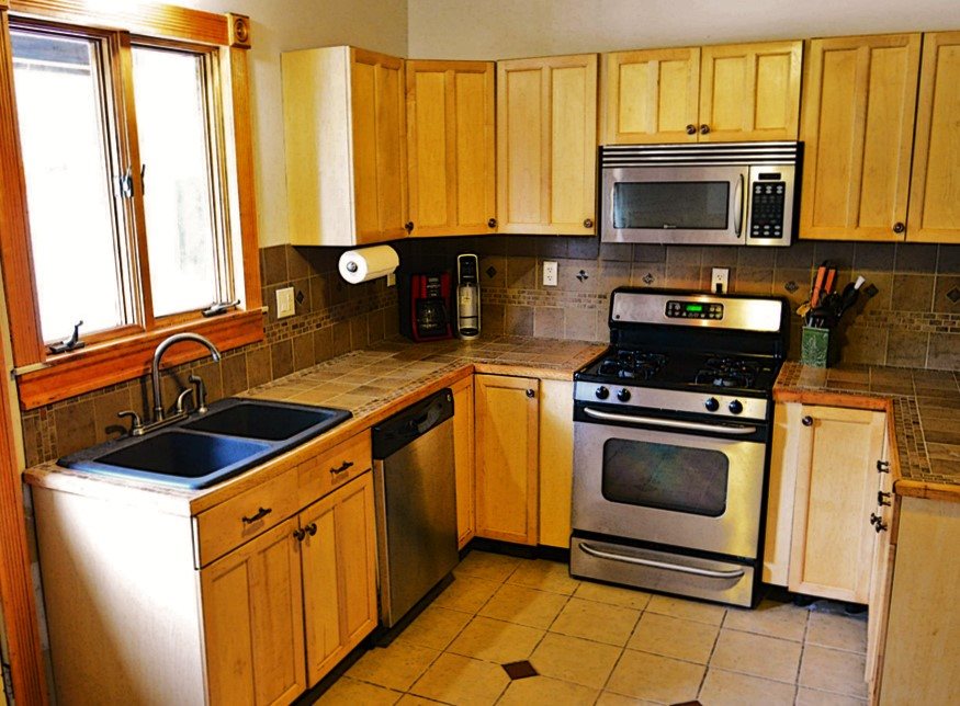 48 Grove Street Littleton, NH 03561 - Photo 2 of 35