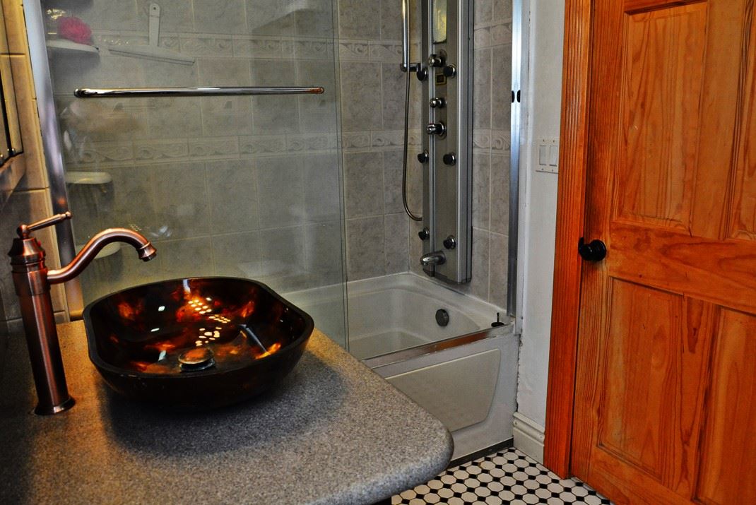 48 Grove Street Littleton, NH 03561 - Photo 16 of 35