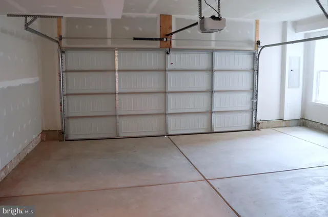 $3,300 | 43229 Clarendon Square, Ashburn, VA 20148