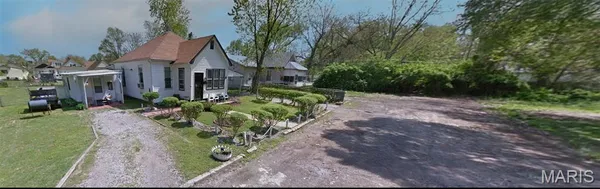 $12,900 | 3027 College Avenue, East St. Louis, IL 62205
