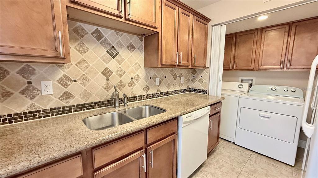 524 Orange Drive, Unit 11 Altamonte Springs, FL 32701 - Photo 6 of 27