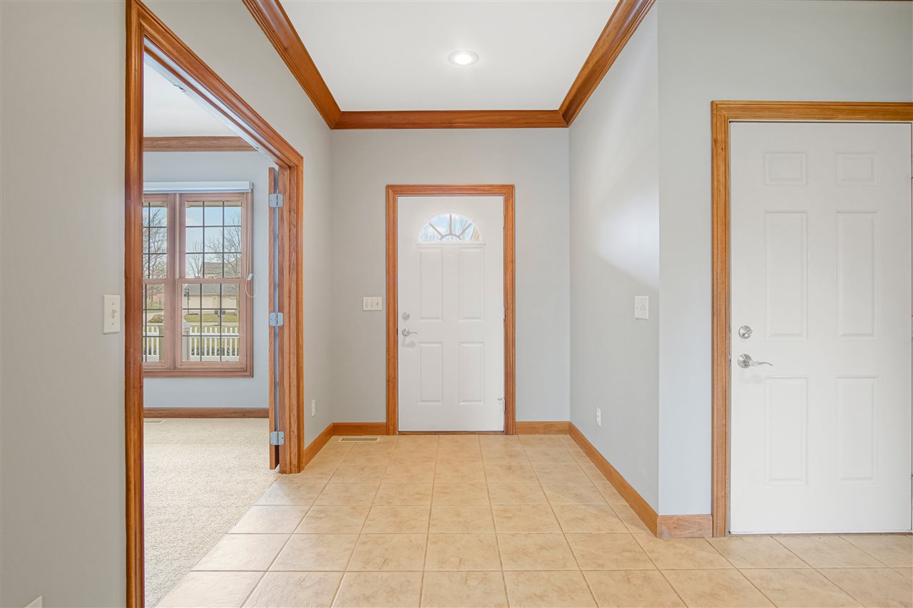 12709 Covington Manor Farms Road Fort Wayne, IN 46814 - Photo 3 of 36