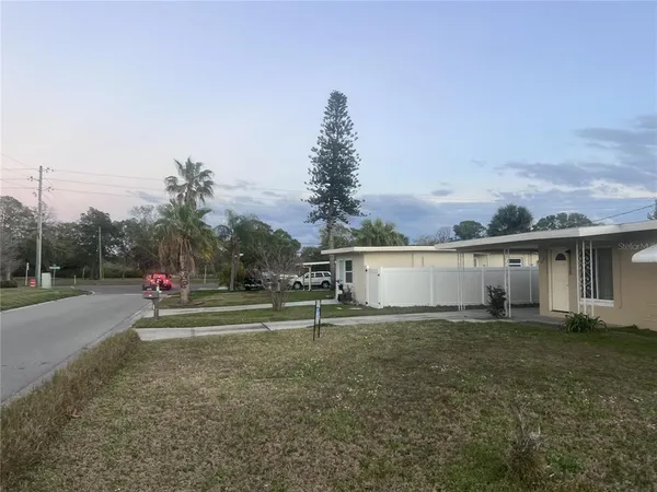 $1,400 | 2495 Baywood Drive East, Dunedin, FL 34698