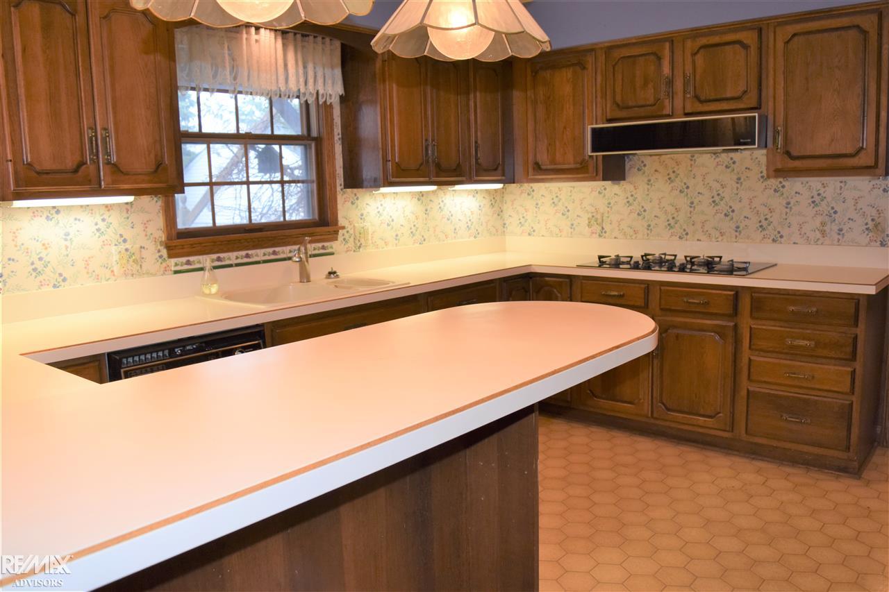 1541 Hawthorne Road Grosse Pointe, MI 48236 - Photo 18 of 48 Custom Kitchen!