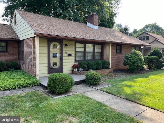 705 North Waverly Street Reading, PA 19607 - Photo 1 of 17 Front of Home