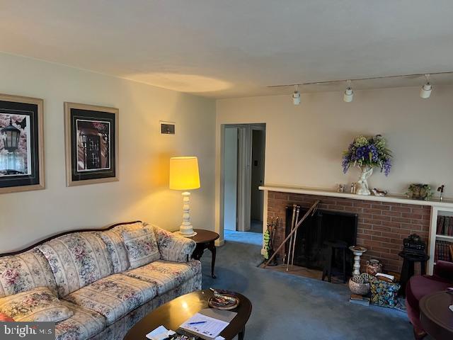 705 North Waverly Street Reading, PA 19607 - Photo 17 of 17 Living Room