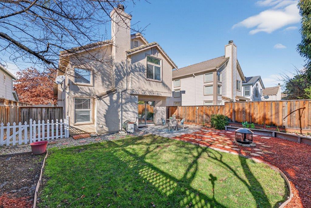 9336 Lariat Drive Gilroy, CA 95020 - Photo 22 of 41 a front view of a house with garden