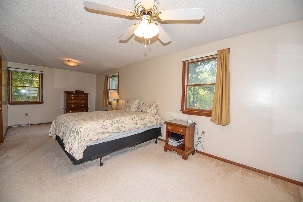 142 Park Road Chelmsford, MA 01824 - Photo 11 of 27