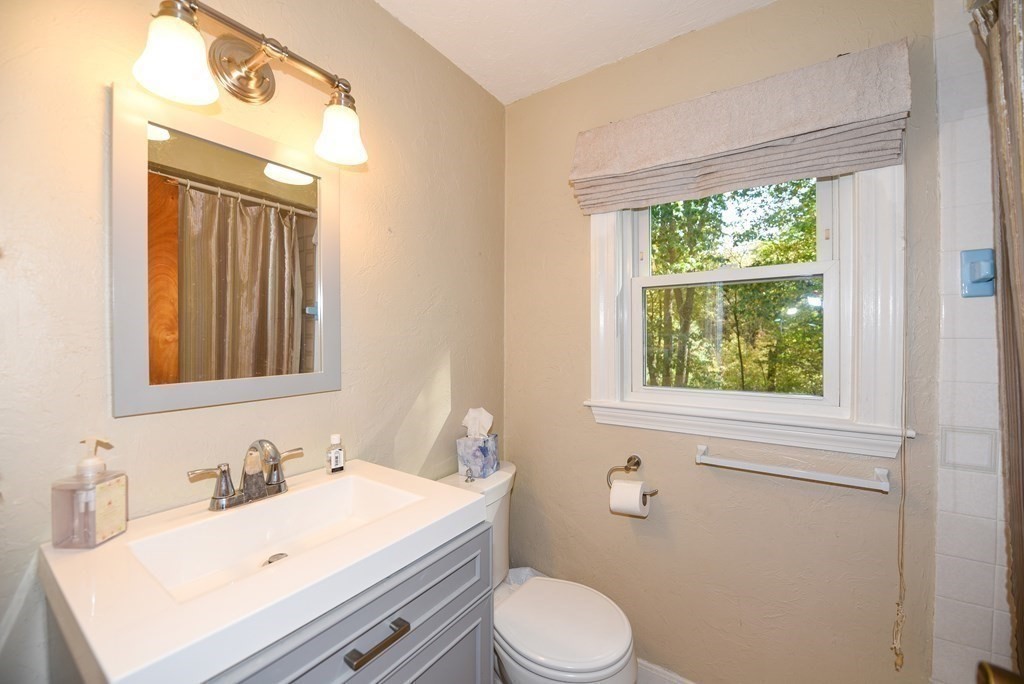 142 Park Road Chelmsford, MA 01824 - Photo 15 of 27
