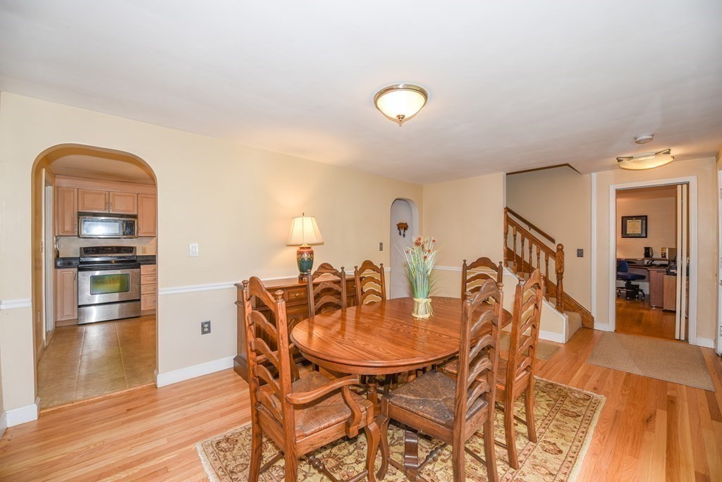 142 Park Road Chelmsford, MA 01824 - Photo 3 of 27