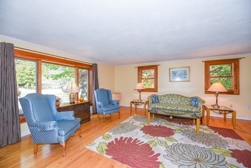142 Park Road Chelmsford, MA 01824 - Photo 4 of 27