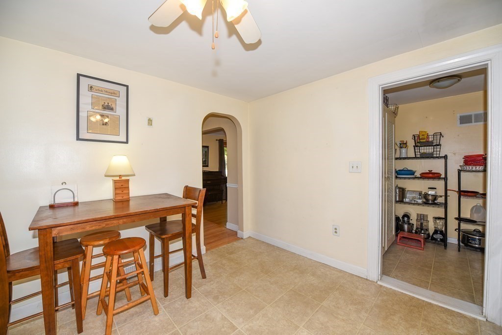 142 Park Road Chelmsford, MA 01824 - Photo 5 of 27