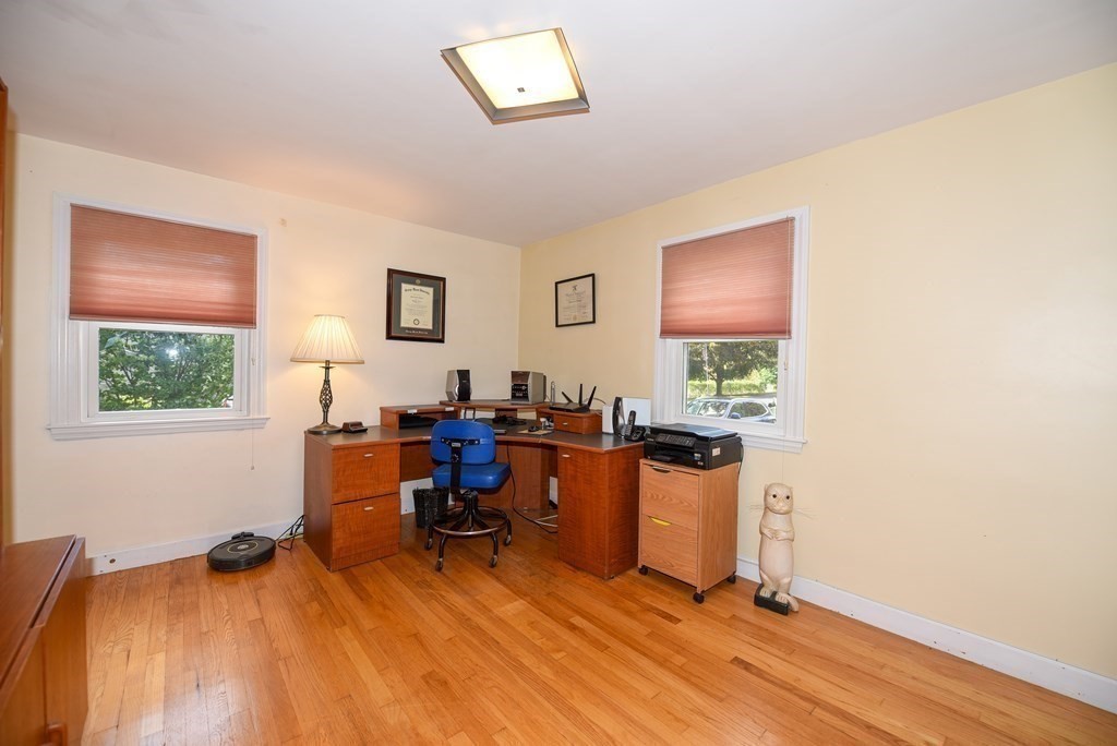 142 Park Road Chelmsford, MA 01824 - Photo 7 of 27