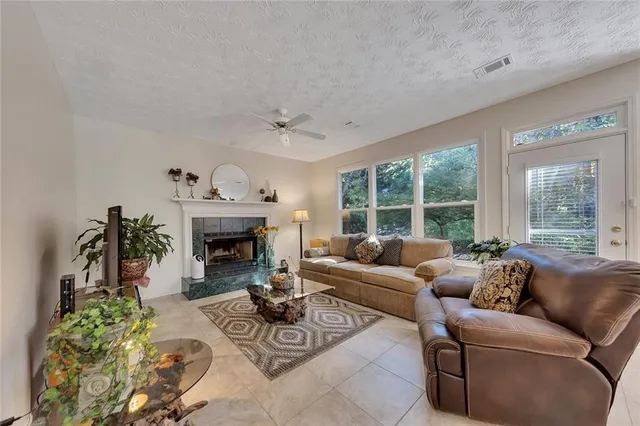 $448,500 | 800 Crow View Court, Woodstock, GA 30189